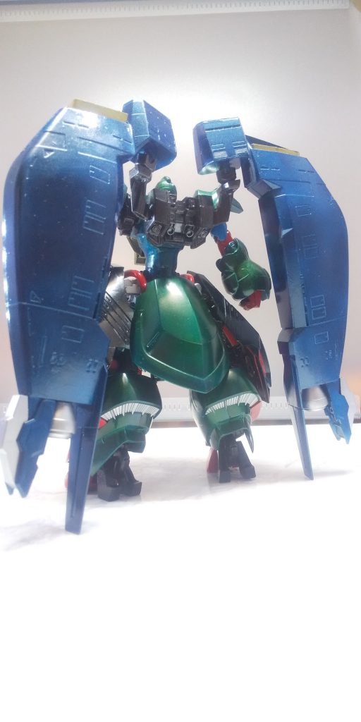 うしろすーがた。スタンドを使うと逆に不安定になる重量。