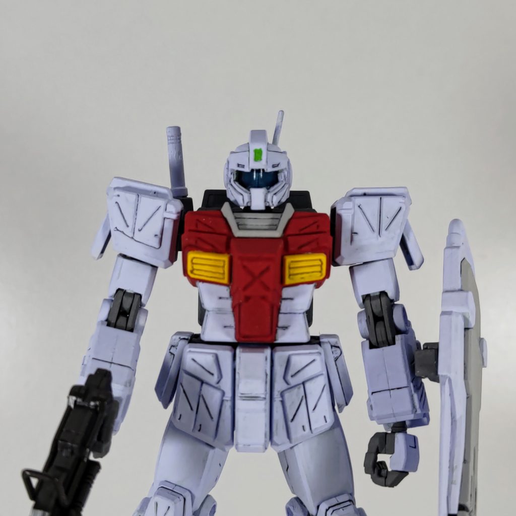 合わせ目消しはしていません。ゲート処理としては、ニッパーで二度切り程度です。