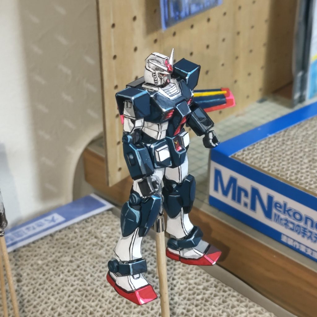 完成間近。このあとつや消し水性トップコートを吹きました。