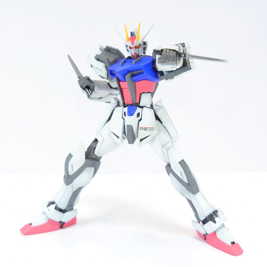 アーマーシュナイダーは金属色で塗装。肩はあまり上に上がらないので胴体を傾けてそれっぽくアイキャッチのポーズ。