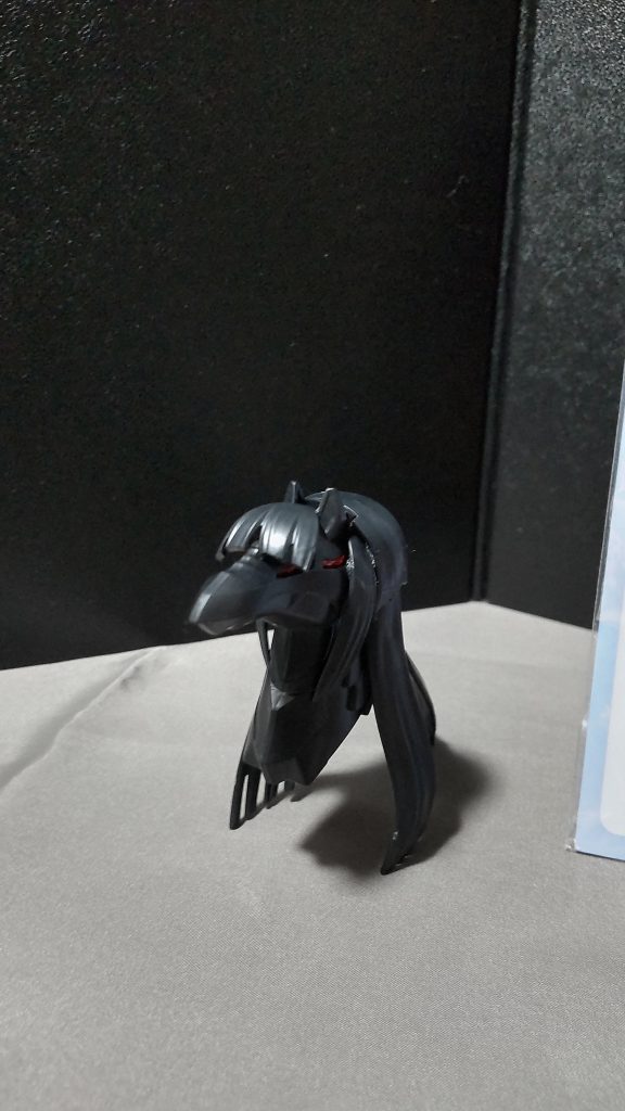 はい、出来ました。(制作時間30分)これだけだとクリーチャー感が強いので、早速取り付けてみましょう。