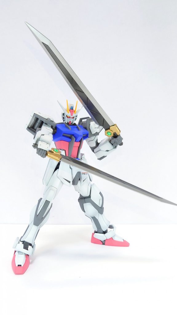 部活帰りにコレクションシリーズのストライクガンダムを買った世代なのでこの仕様は懐かしくもありますね。