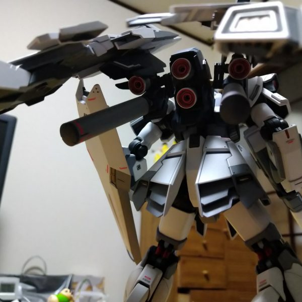 シナンジュ・スタイン（アームドアーマー試作装着）