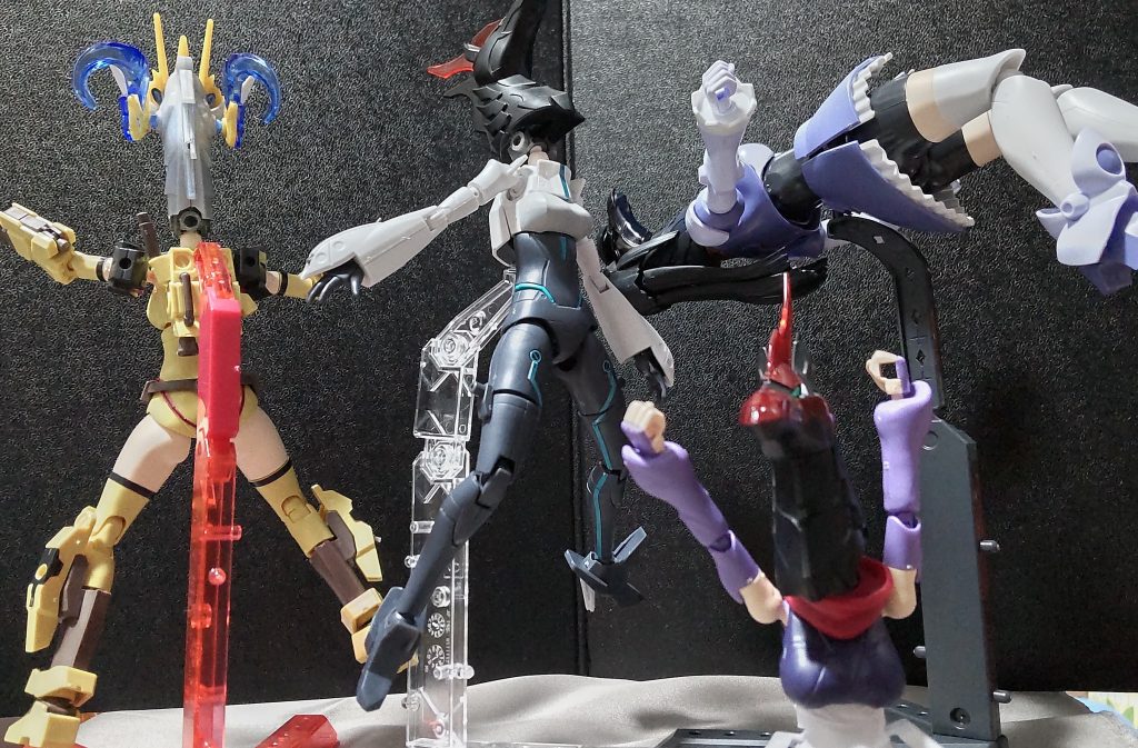 うろたえるな小娘共!!(聖闘士星矢)