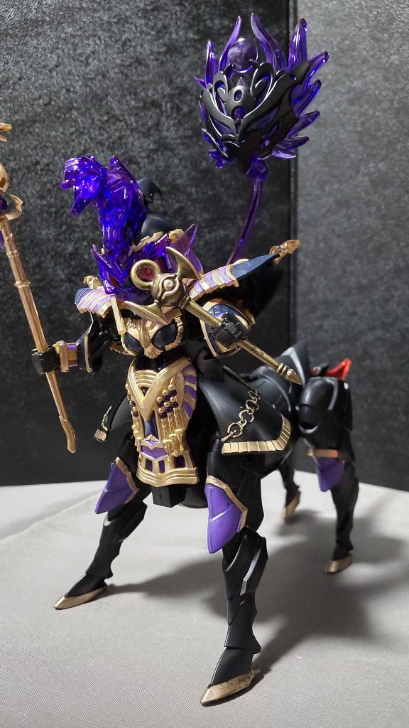 千年ロッド古のファラオの時代より引き継がれてきた伝説のアイテムで、他にも6つあるらしいが詳細は不明。このロッドを使う事で、触れた相手を洗脳し、自分の思うがままに操ることができる。※何年か前にガチャポンでゲットしたものです。