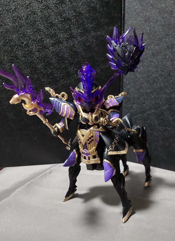 今回の作品は、クレオパトラキュベレイで制作しましたが、他のSDワールド（創傑伝）プラモなら、同じ制作方法で割と簡単にできますので、軍馬が余ってるという人は是非試してみてはいかがでしょうか。私はまだ4体の頭の無い軍馬が余っています。