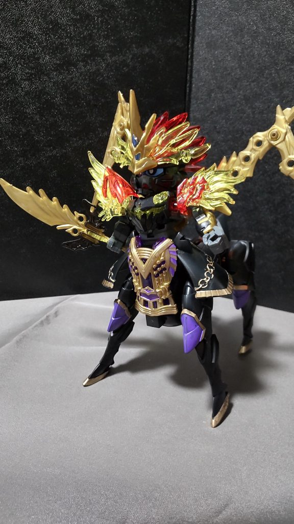 腰パーツのジョイント部分の規格が同じであるSDワールド系や創傑伝系なら、余裕で交換可能です。