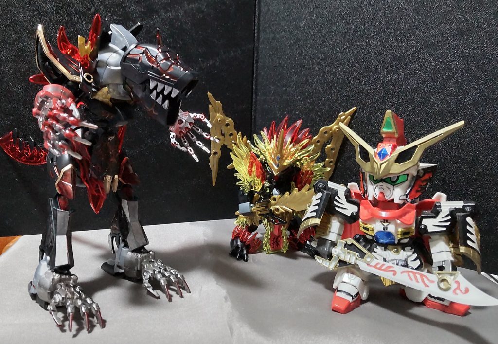 孫堅ゼフィランサス「ワシの名は孫堅！江東の虎と呼ばれた漢よ！！」孫堅アストレイ「俺と同じ名前……！？」董卓「孫堅がもう一人……だと…！？」なんと三璃紗から孫堅が助けに来てくれたようだ。