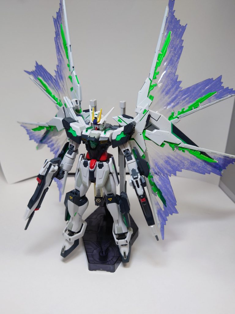 光の翼を展開。