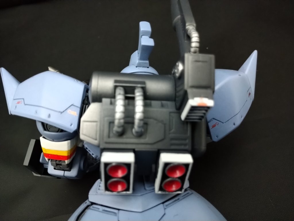 キャノンパック。 バーニアノズルも塗りたくなりレッド塗布