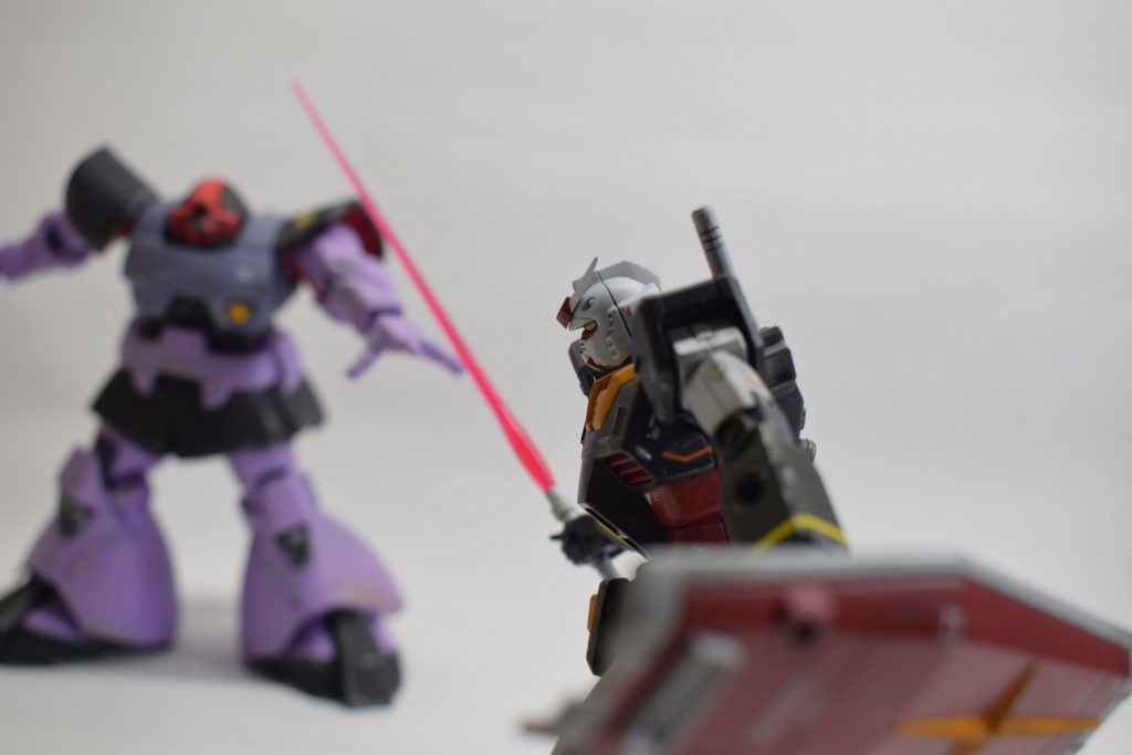 父が作ったドムと一緒に。往年のポスター再現。これがやりたかった。