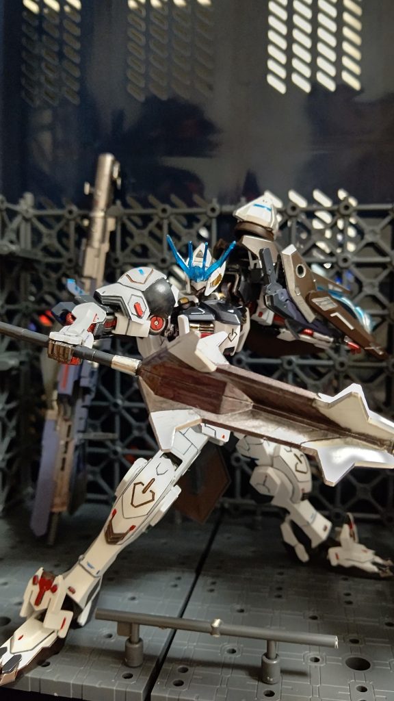 バルバトスといえばやはりメイスですね。こちらは本来のものより柄を短くしてます。