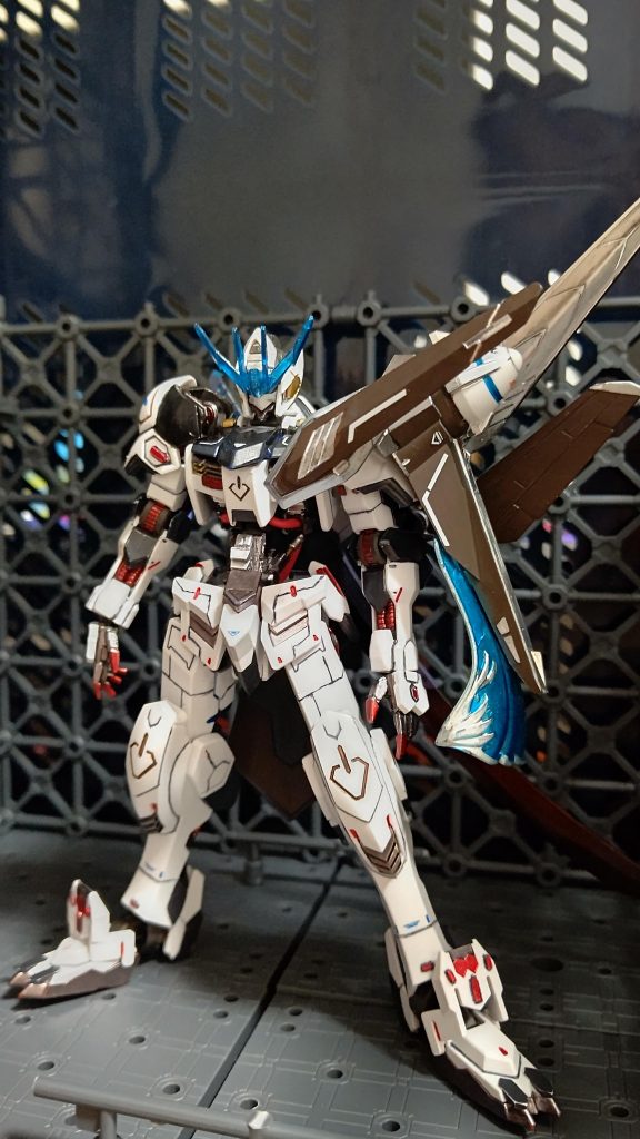 マントの形状少し変えて、可動域を増やした接近戦用のスタイルです。