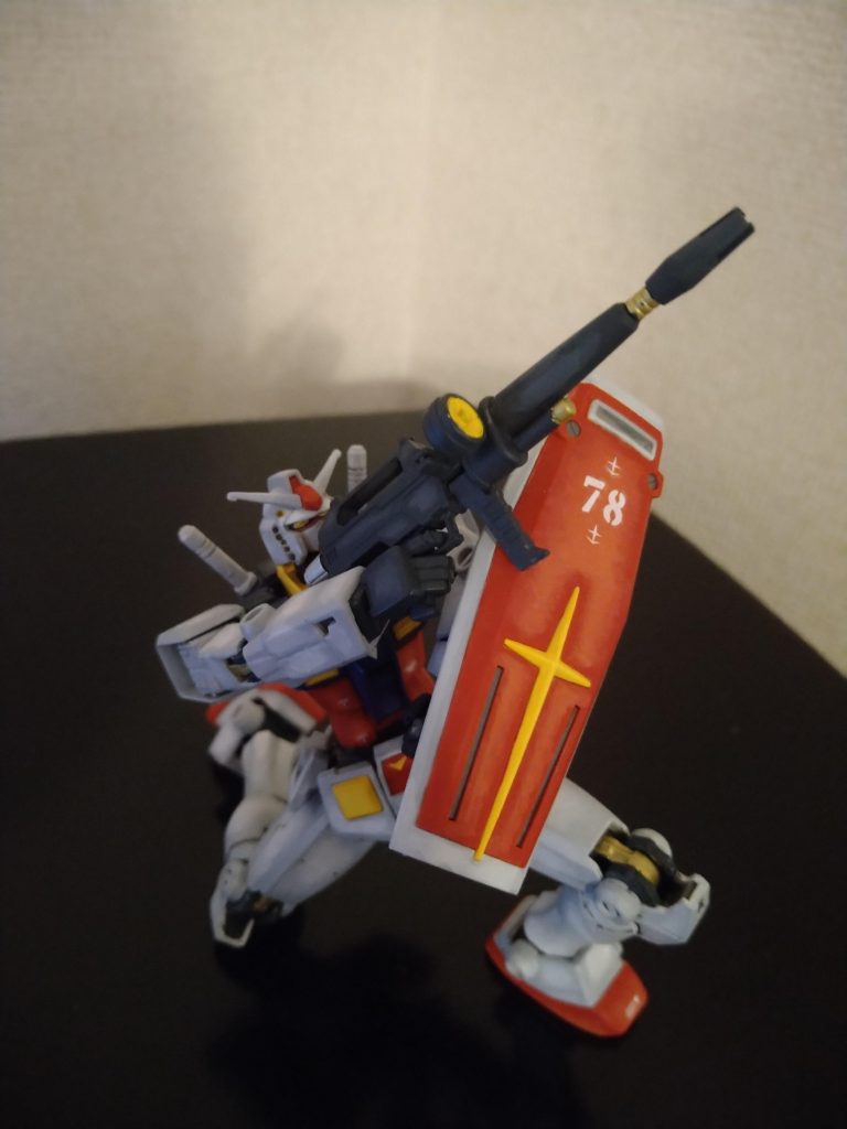 可動域が大きいのでこんなポーズ模できます。