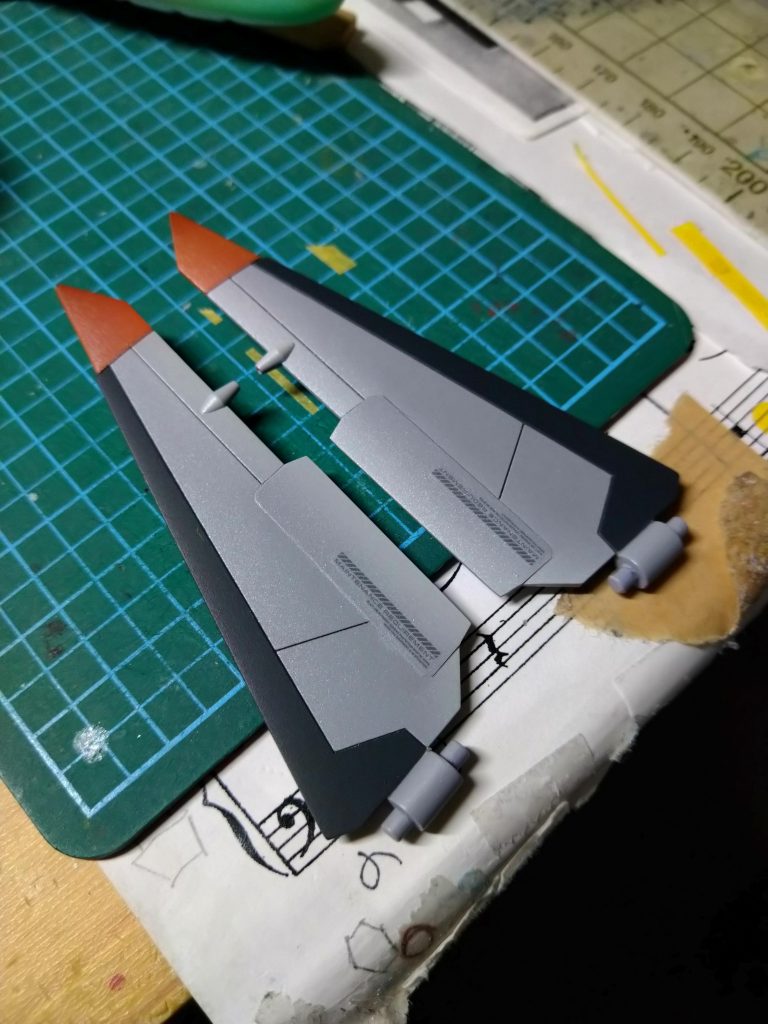 剝がれたデカールを塗膜ごと削ぎ落とし、しっかり塗り直しました。なんかとリカバリーできて良かった…！