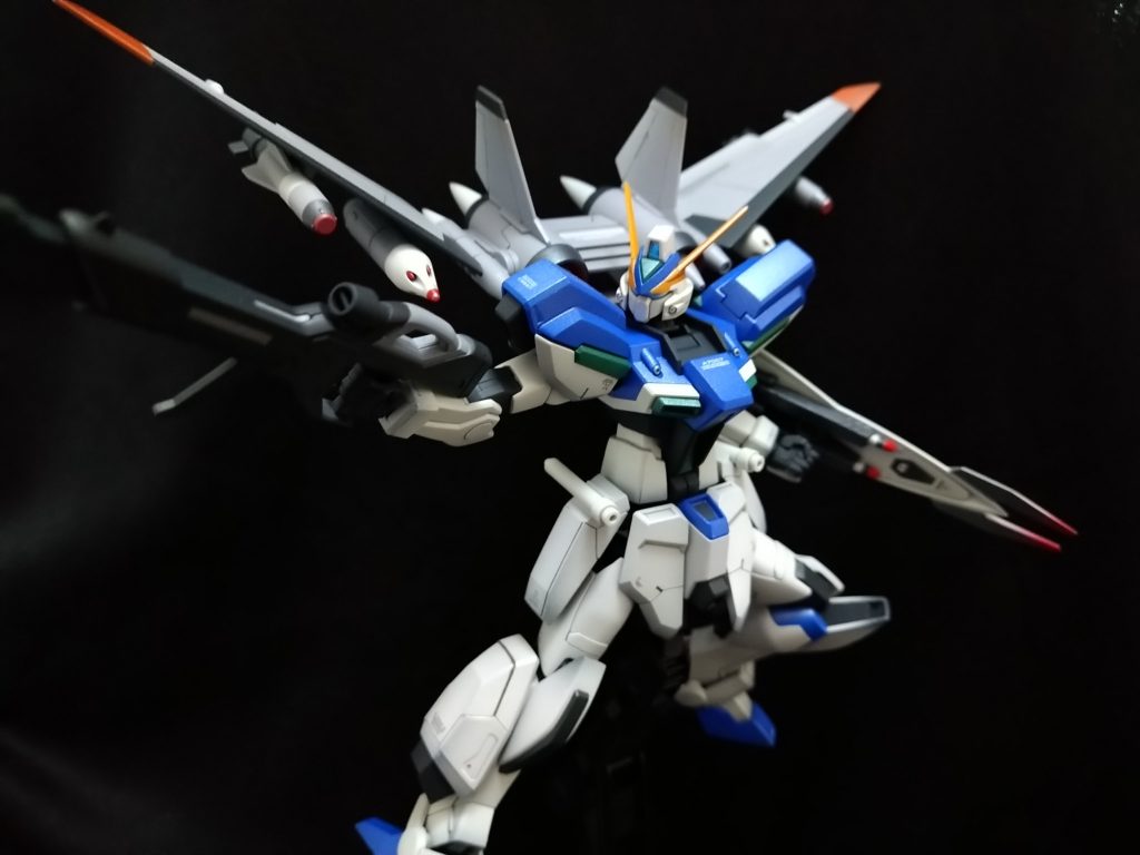 ここまでご覧いただき、ありがとうございます！カラーリングは青部分をコバルト、白部分はナチュラルホワイト等、自分好みに調色したモノを使用してます。トップコートとして、一度クリスタルカラーでパールコートした後、スムースクリアで艶を消してます。写真では伝わりにくいですが、独特の輝きがあって面白いのですよ！意外と作りごたえのあるキットでした！