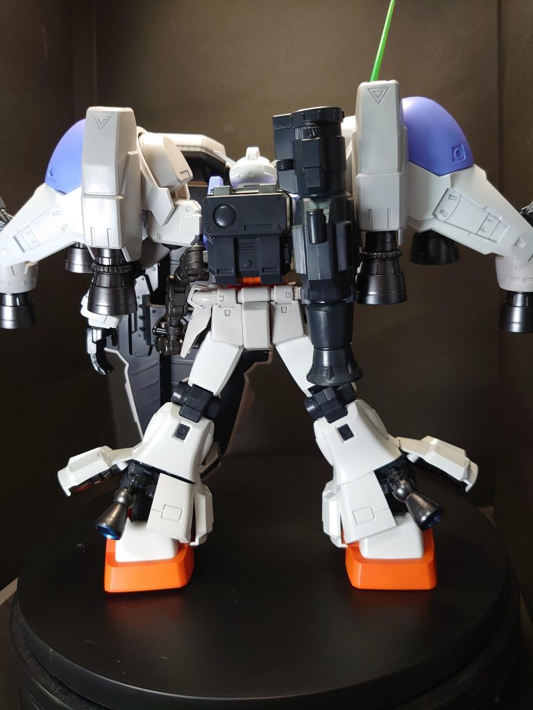 足の後ろの装甲は一部はがしました。