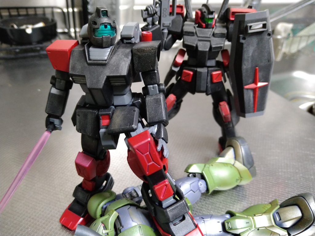 強襲型ジム–2枚目/制作者：@shihuku_1990