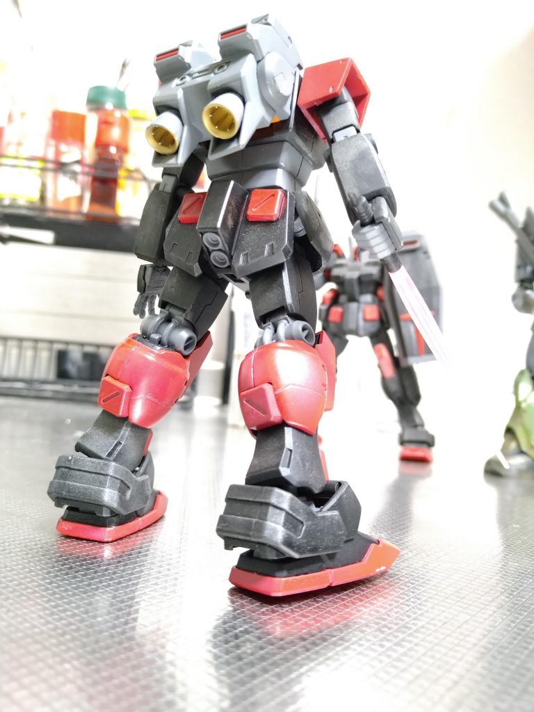 強襲型ジム–3枚目/制作者：@shihuku_1990