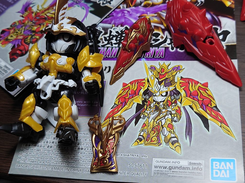 ストーリーにもアップした成形色の図。こうして見ると、ほとんど全塗装と違いないですな。