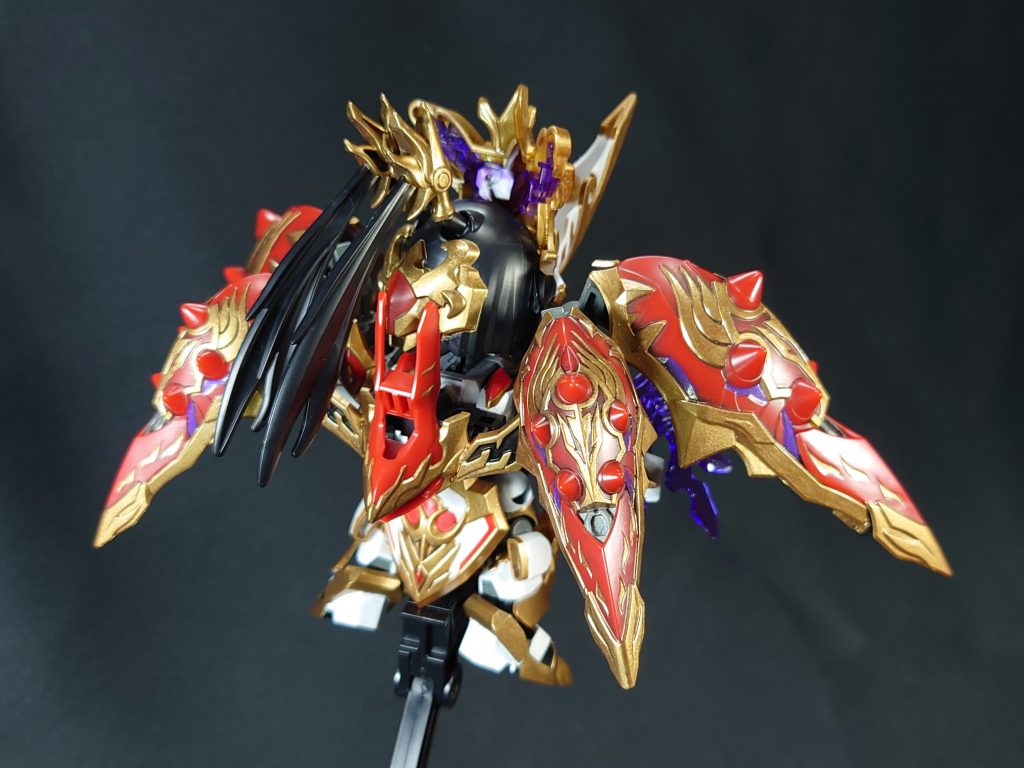 バインダー裏、胴体背面はオリジナル解釈で塗り分けてます。