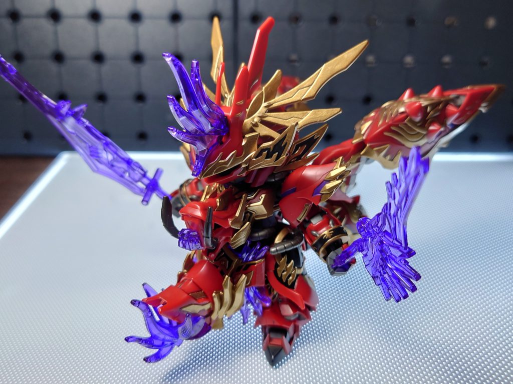 頭の炎を外した方が、ポーズは決まりますね。