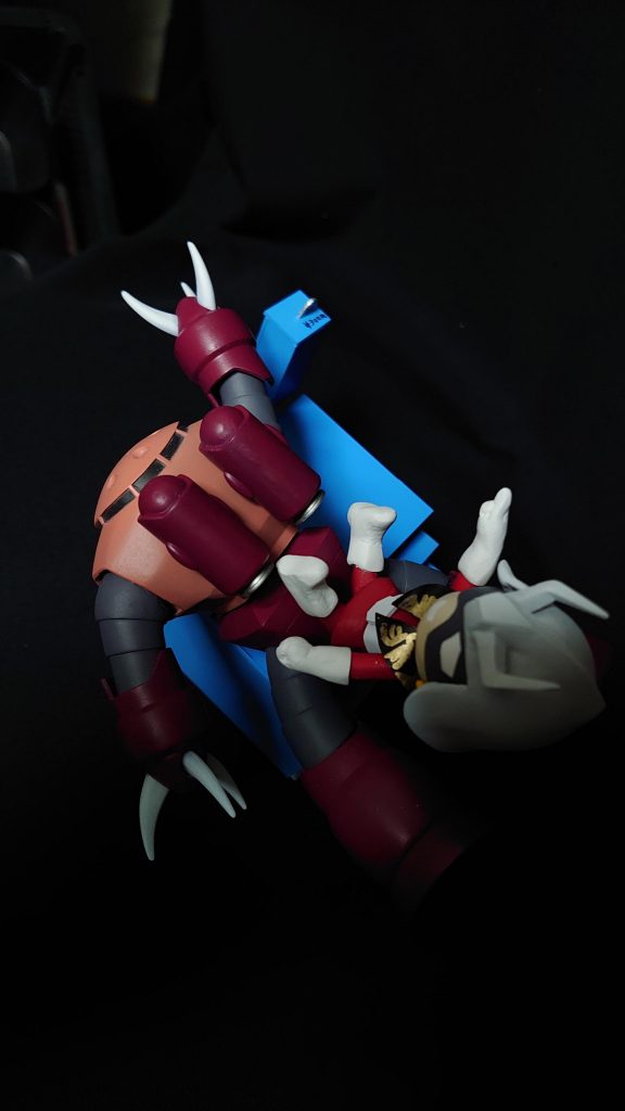 画面外で指を加えて順番を待っているハ○ーン様や、セ○ラさんを想像していただければと思います。