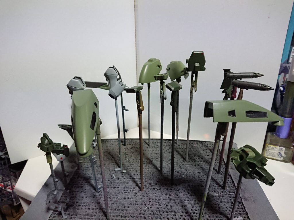 色は少しグーンを意識した濃い緑にしました。