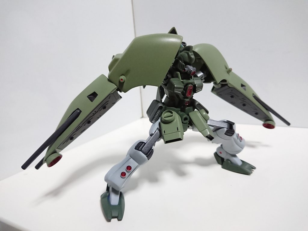 上で書いた通りバインダーを腕にしてます。接続はボールデンのジョイントを使ってます。