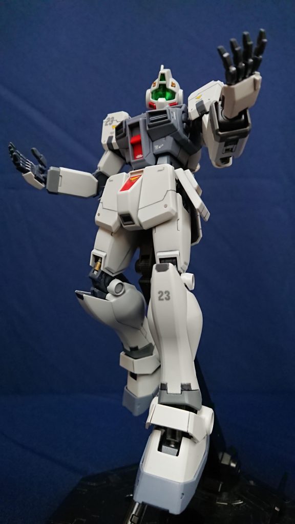 ネタとして、ジムには絶対似合わないポーズw「…さて、そろそろ私の本気をお見せ致しましょうか…」とか言ってきそうw首を延長した恩恵でだいぶ見下ろせるようになりましたが、ちょっとやり過ぎたので側面から見るとジョイントが丸見えなんですよね…