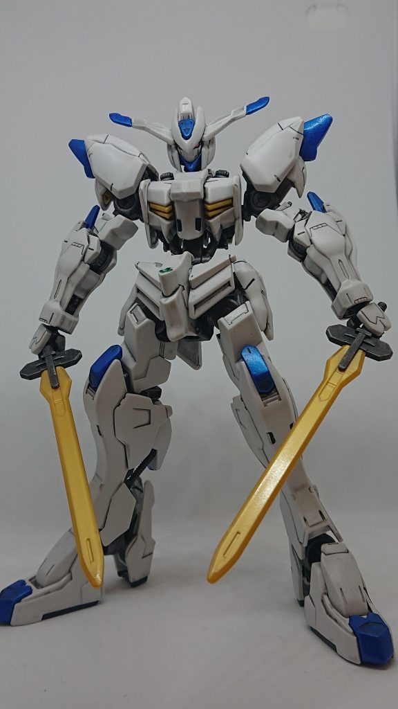 羽の無いスタイルの方がスッキリしてて好きです。