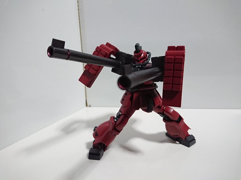 30MMのオプションアームで両肩に接続してあります。