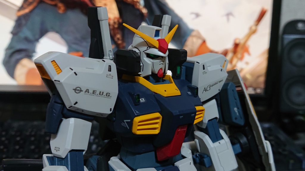 Mk-IIはやはり上半身が映えますね、RX-78ガンダムに続く2番目のガンダムとして、極力RX-78ガンダムの面影を継承しながらも新たな時代へのガンダムとして登場したガンダムMk-II。このガンダムMk-IIがあったからこそ正統派スタイルのガンダムとしてストライクガンダムなどに続くモデルなのではないかと思います。逆にZガンダムが新たなスタイルのガンダムとしての礎となったと私は思っております。ご拝読ありがとうございました。