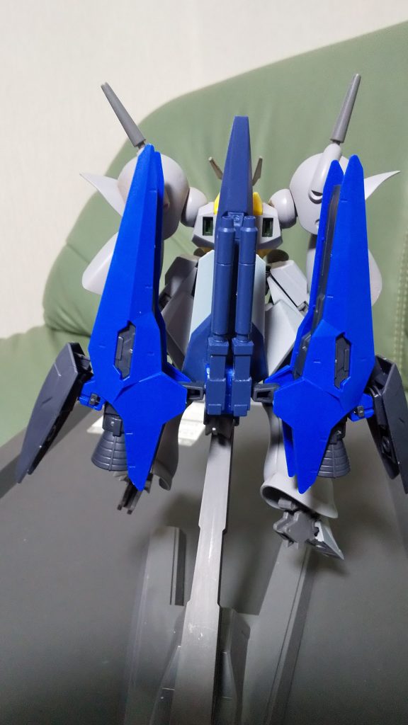 背中のセミ顔がいやだったので、ビルドパーツを色々組み合わせいた頃です。まだ武装が弱いと悩んでました。