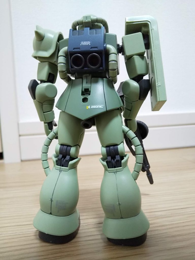 コーションデカールとジオニック社ロゴをデカールで。