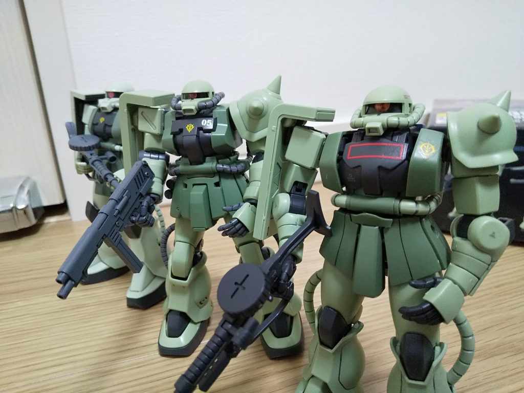 他のザクとも並べてみました。