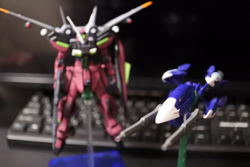 MAなのでとくに画に動きがなくて、載せるような写真が少ないですが…知名度はかなり低い部類に入ると思いますが、鮮やかな群青色がデザインに合っていて、お気に入りの機体です。