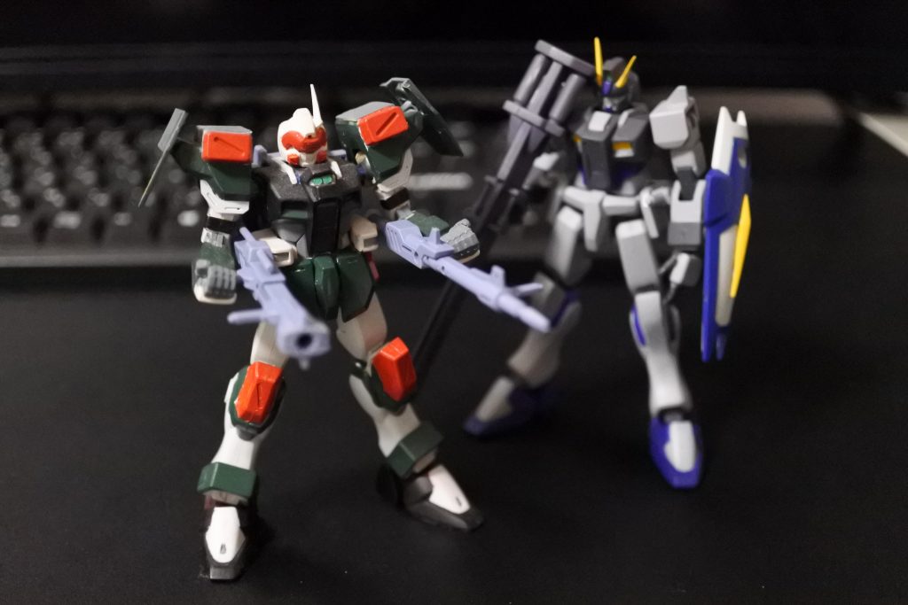 デュエルダガーと。極力新造を避けた手抜き工作ですが、それっぽく見えてかなりお気に入りな一体です。