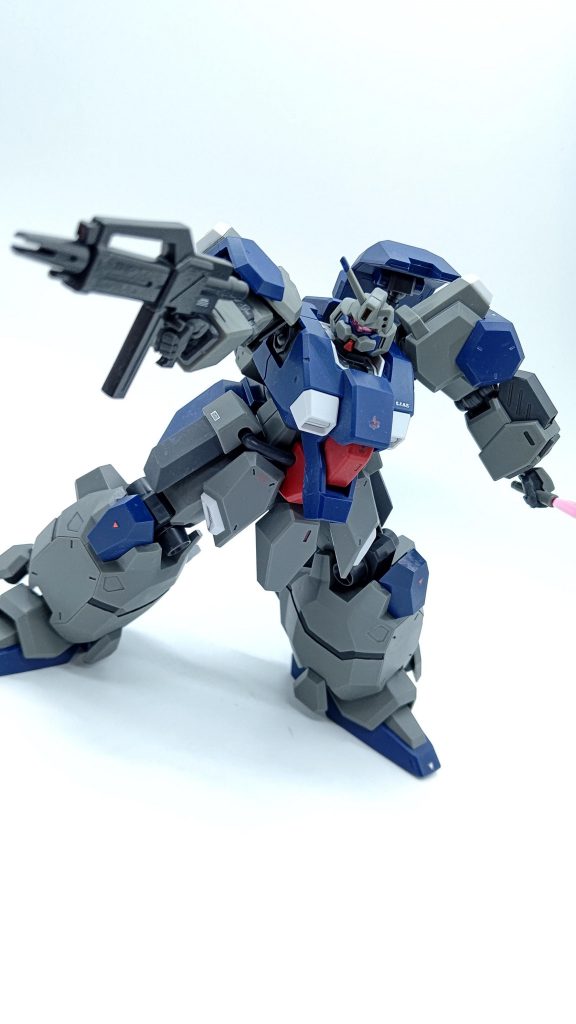 ただ、足の接地とポージングが少々難あり。カトキ立ちが一番シンプルに良さを引き立たせそう。