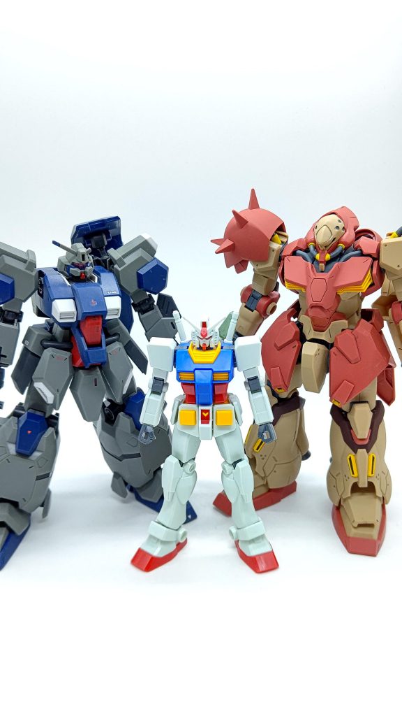 EGガンダムとサイズ比較メッサーF01型もついでに並べました。デカい