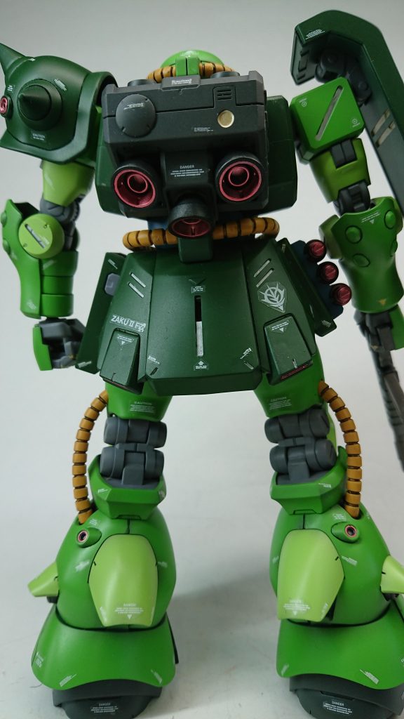 320〜600番のスポンジヤスリを全体に当ててます。