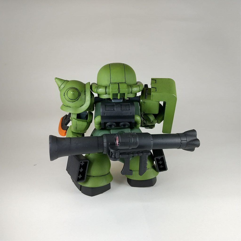 スミイレは、エナメルではなくMR.ウェザリンクカラーのブラックを使用しています。パーツ破損が怖いので。モールドに流し込むのではなく細い筆で直接モールドに書き込み、はみ出たところを溶剤で拭き取るようにしました。今まで作ったSD作品の中では、よくまとまっていてお気に入りの1体です。ただ、きれいに塗るだけだったらエアブラシの方が良く、個性もあまりでていないため、惜しい1体でもあります。