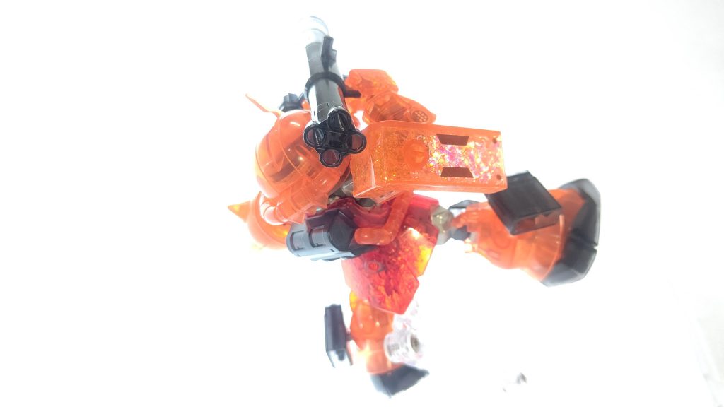 金属パーツやレジンなどいろいろ試してみました。。