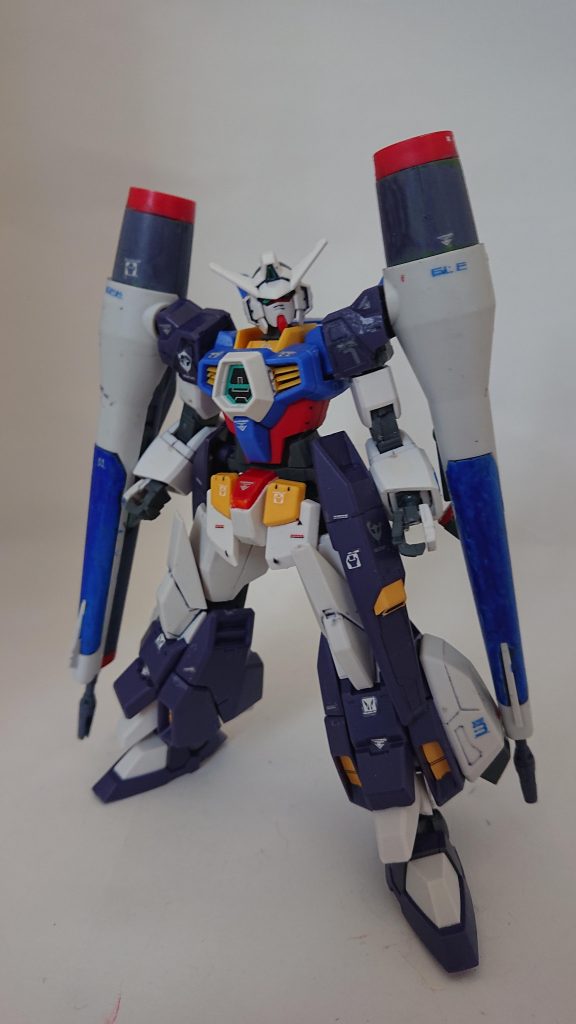 脚にはウィンダムのブースターを装備