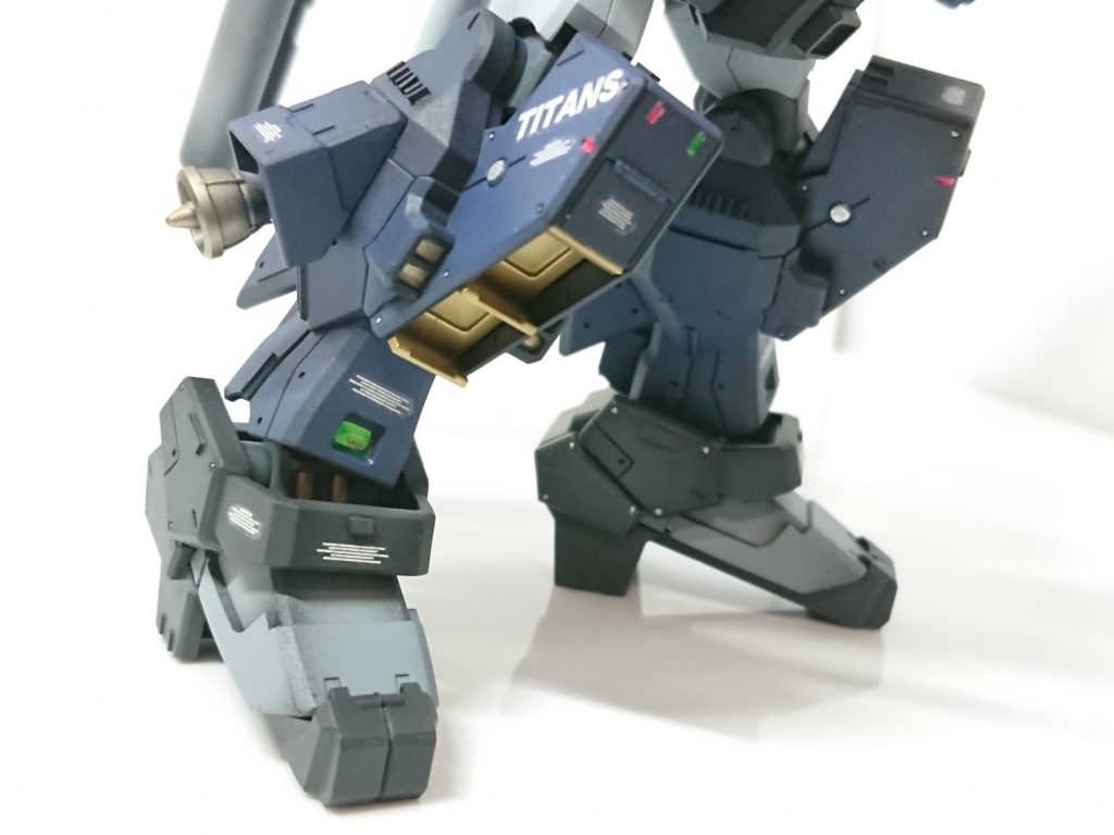 脚部はクゥエル系なため、対人センサーもそのまま装備されている。