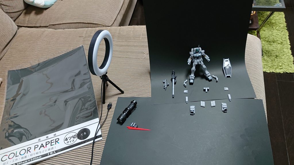 撮影環境です。毎回コロコロ変えていてなかなか定まらないんですが、今回はあまり暗めの感じは出さないようにしたかったので比較的明るい場所にセッティングしました。