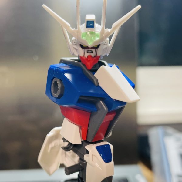 余っていたストライクガンダムでミキシング中…海外のモデラーさんが制作されていたバルバトスとの融合機体にしてみます！！（2枚目）