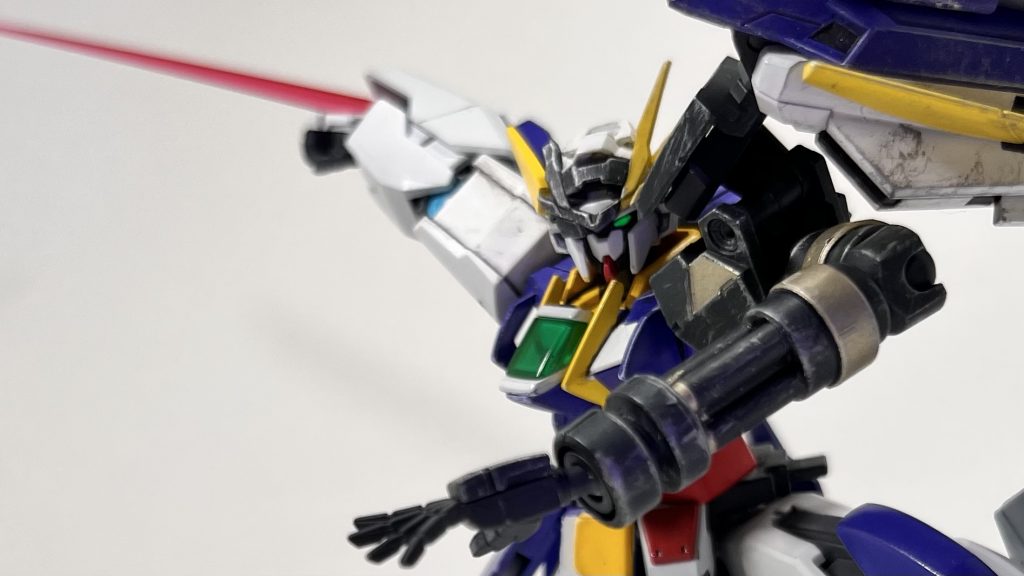 最後にサムネの元画像。ガトリング構えてるやつとかチェストアップとか色々考えたんですけど、アクティブなポーズの方が映えそうだと思ったのでこちらにさせて頂きました。結果的に文字や装飾も入れやすくてとても助かりました^ ^いかがだったでしょうか。完成から半年もお待たせしまいました…どうしてもニーケ1.5周年のお披露目にしたかったんです、許してください。それと既に気づかれた方もいると思いますが、今回のニーケリペアはエヴァ新2号機に影響を受けて制作したものとなっています。久々の塗装でマスキング作業にかなり苦労しましたが、なんだかんだで楽しく製作出来て良かったです。新2の要素も入れられて、かつ自分のやりたかったこともやれたので個人的には満足かな〜。では、また次回の投稿でお会いしましょう。