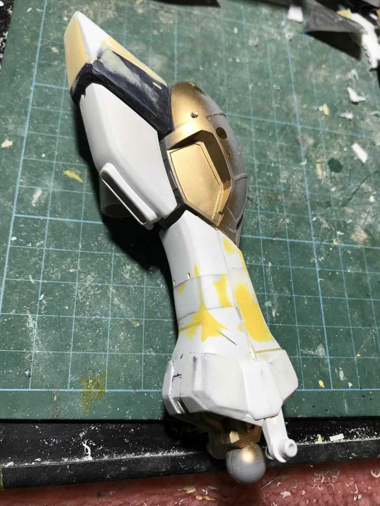 どうせバラすなら•••って事で、いろいろ手を加えています。足は膝下で5mmほど伸ばしてます