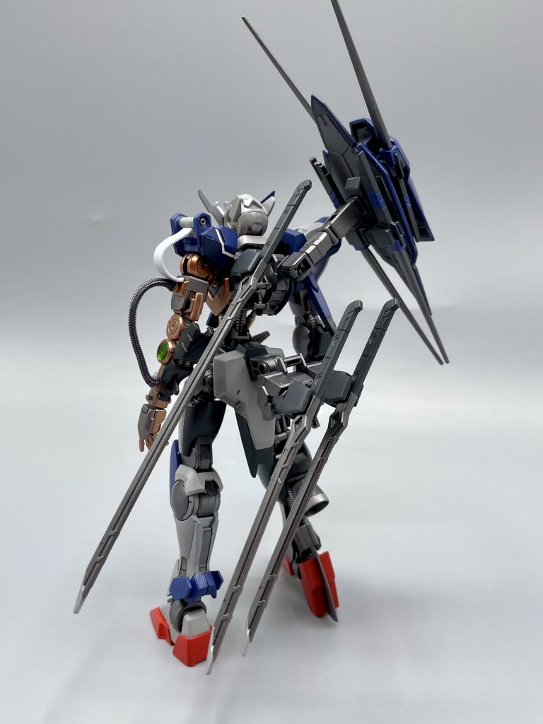 使用キット・ガンダムエクシア・ガンダムヴィダール・ガンダムOOダイバー（左肩、左脚、胸の一部）・スローネ達（サーベルの柄部分）